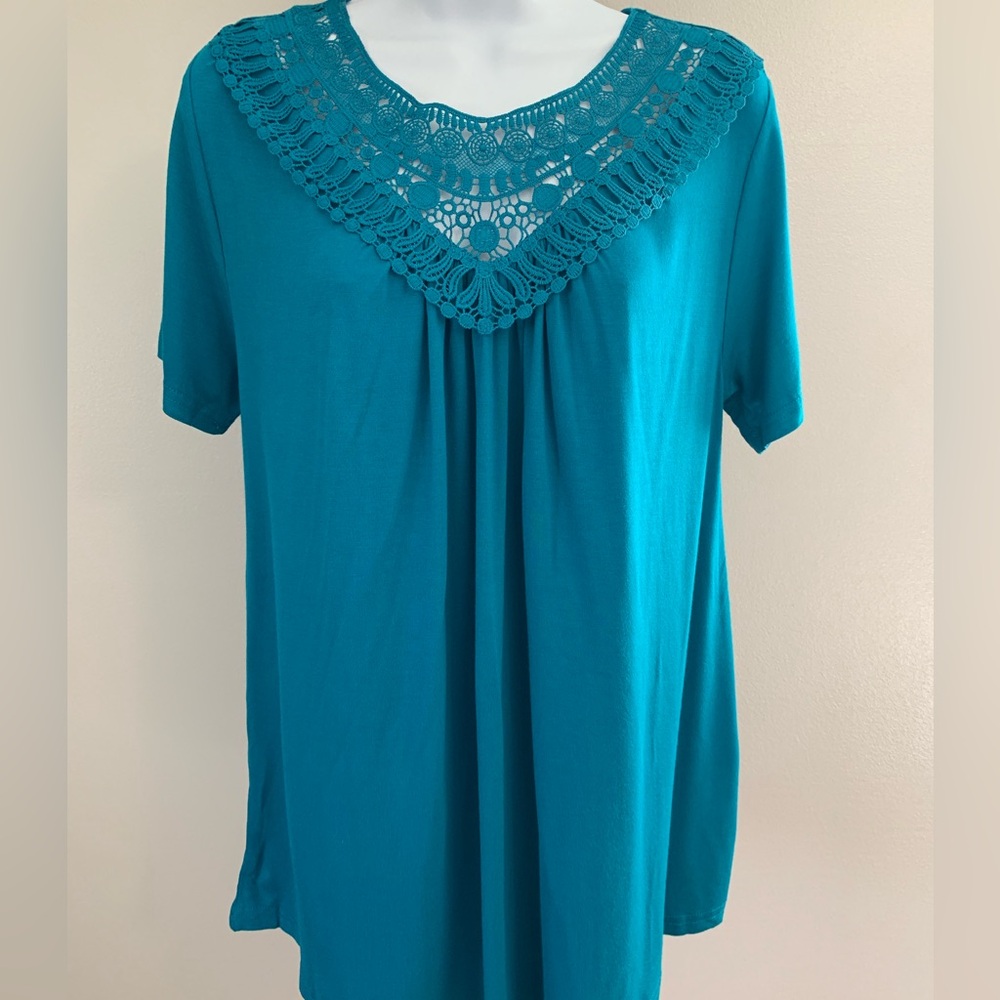 NWT FOLUNSI Crochet Yoke Teal Women's Top